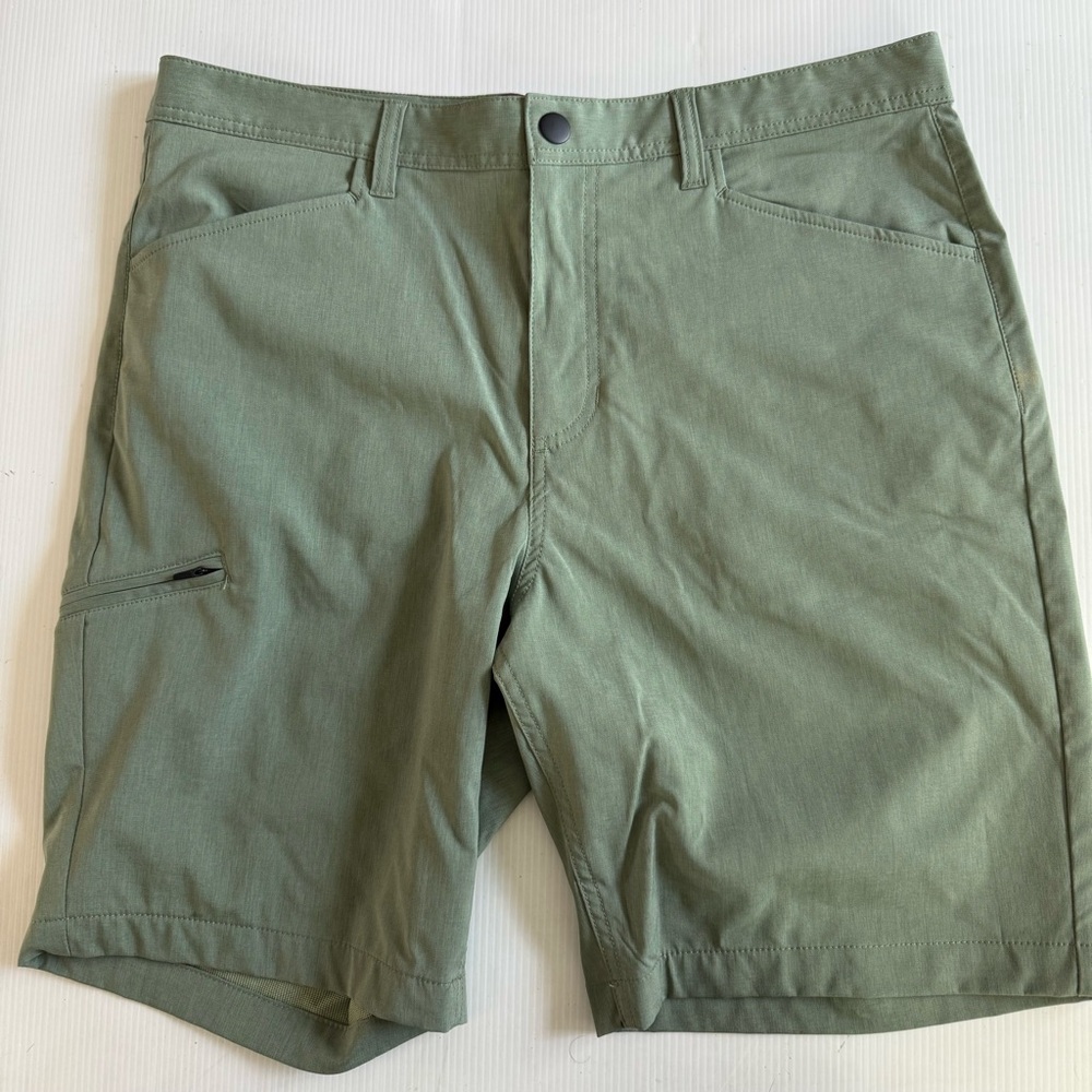Alesbury Performance Golf Shorts Men’s Size 34 Polyester Blend Green‎